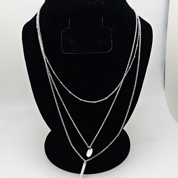 Necklace by Lulu's Silvertone Hardware Signed 16" to 22" in length - Picture 1 of 3
